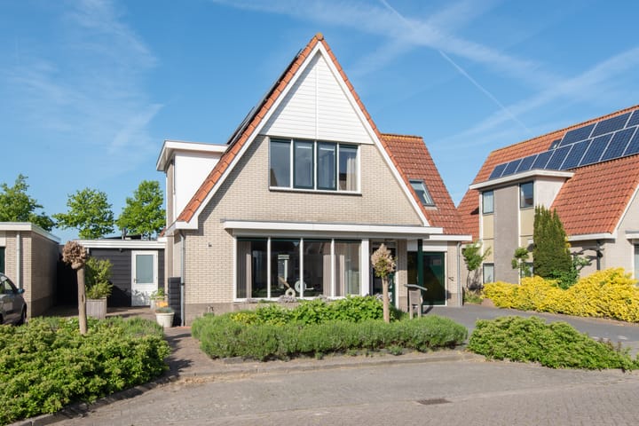 Photo 64 of Aurora 29