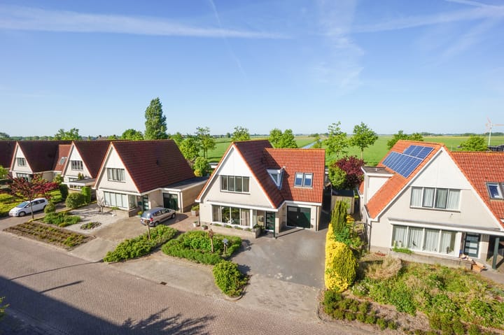 Photo 65 of Aurora 29