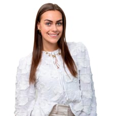 Phoebe van der Heijden - Commercieel Medewerker