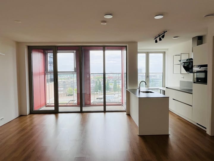 Photo 10 of Oostenburgermiddenstraat 567