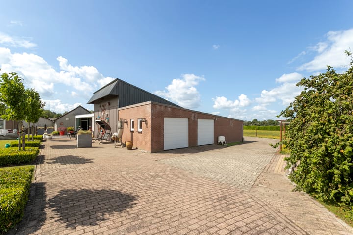 Photo 27 of De Heul 44-A