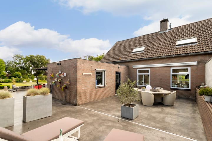 Photo 35 of De Heul 44-A