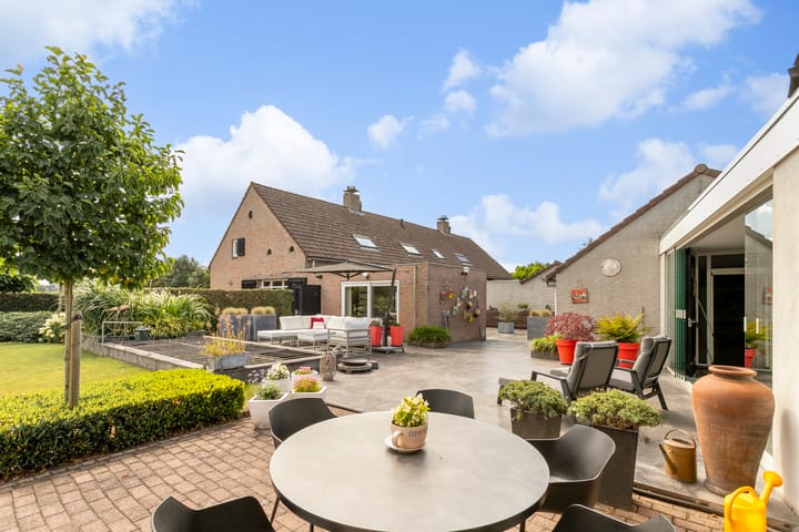 Photo 37 of De Heul 44-A