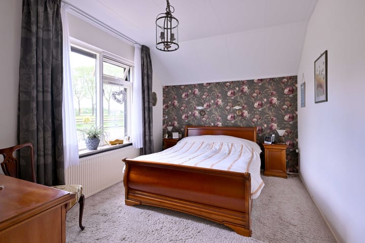 Photo 18 of Dwarsweg 15