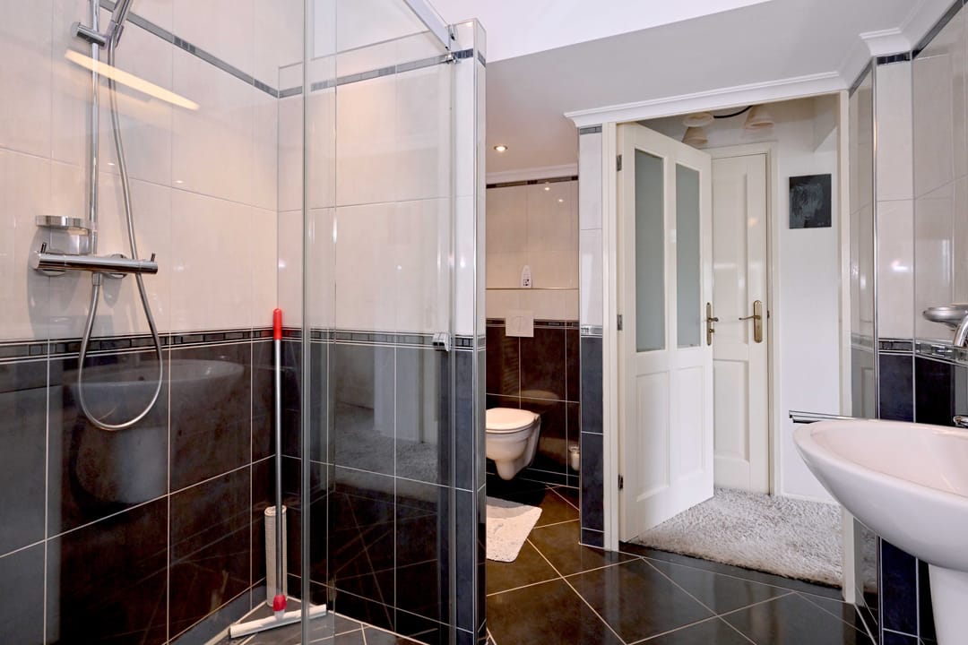 Photo 22 of Dwarsweg 15