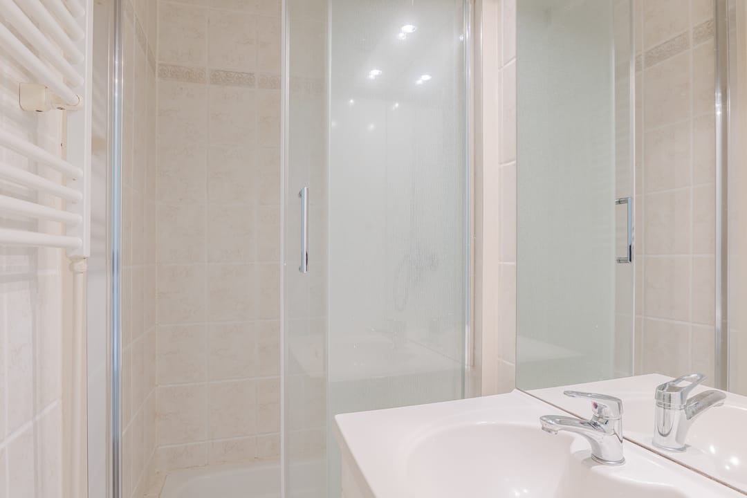 Photo 16 of Vredenluststraat 11