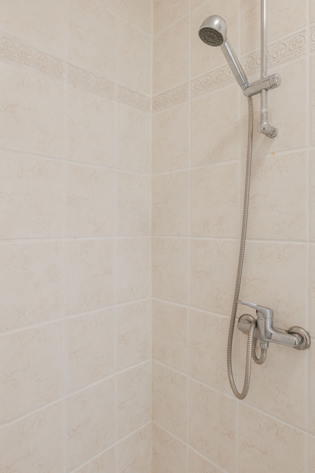 Photo 17 of Vredenluststraat 11