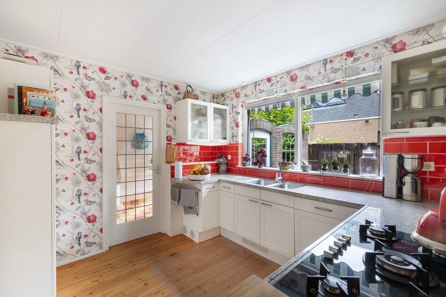 Photo 25 of Buitenom 7