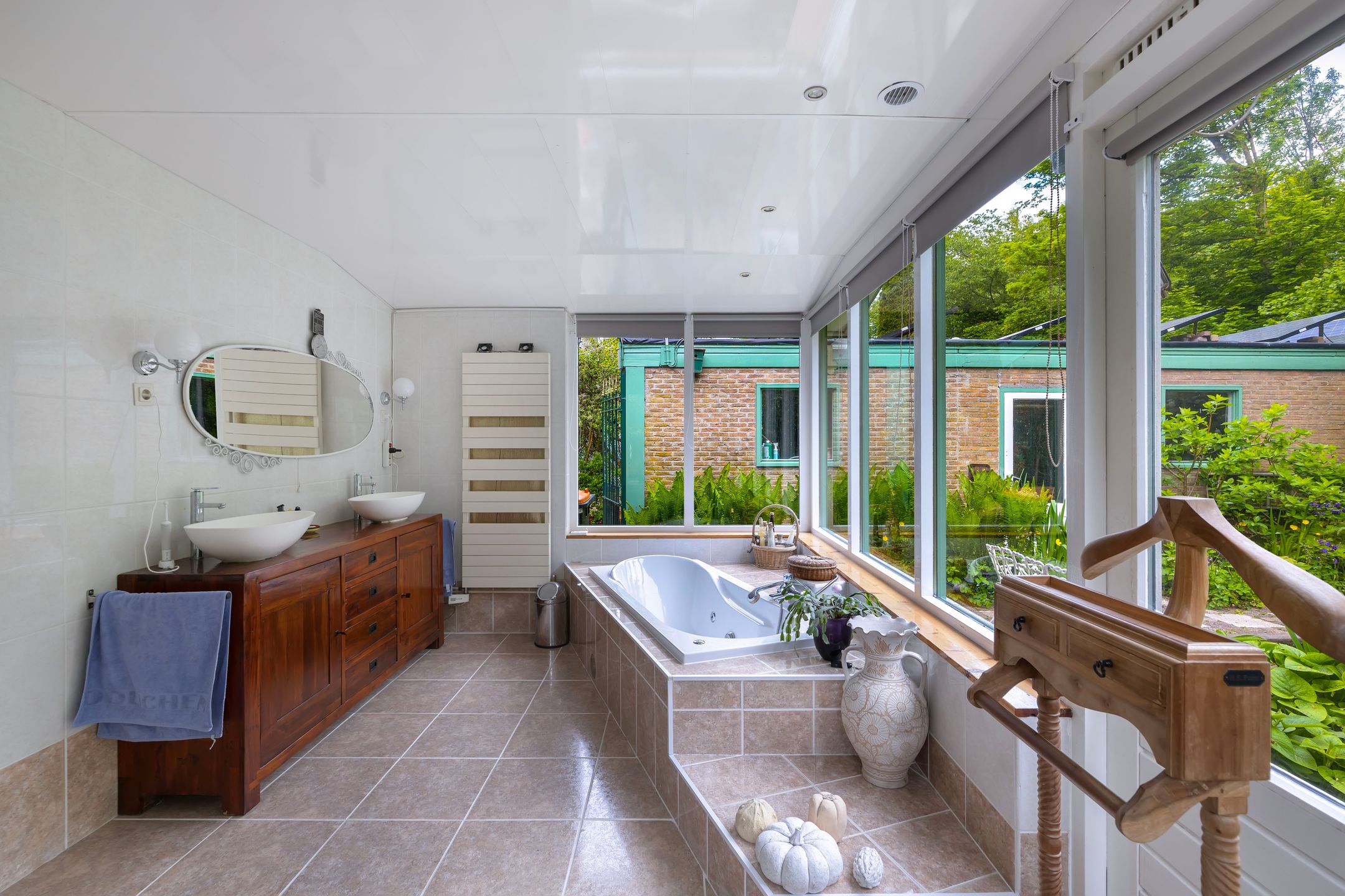 Photo 36 of Buitenom 7