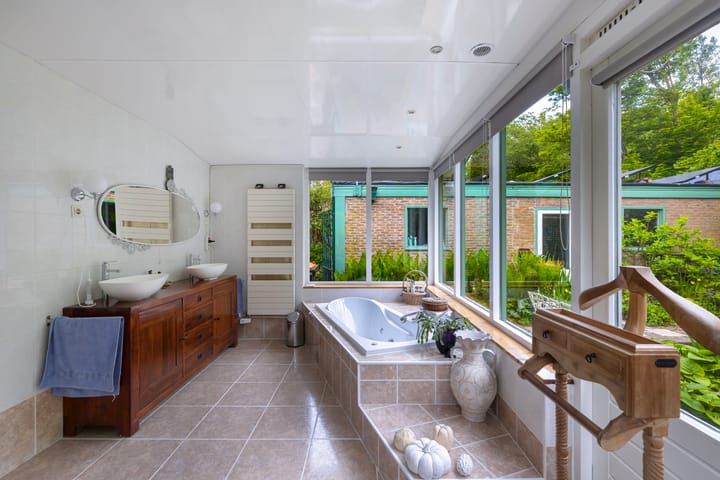 Photo 36 of Buitenom 7