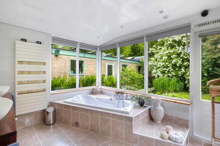 Photo 37 of Buitenom 7