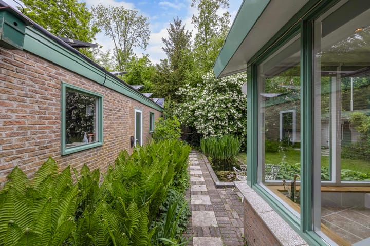 Photo 41 of Buitenom 7