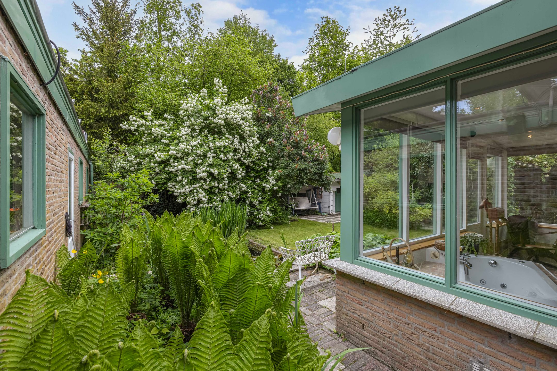 Photo 42 of Buitenom 7