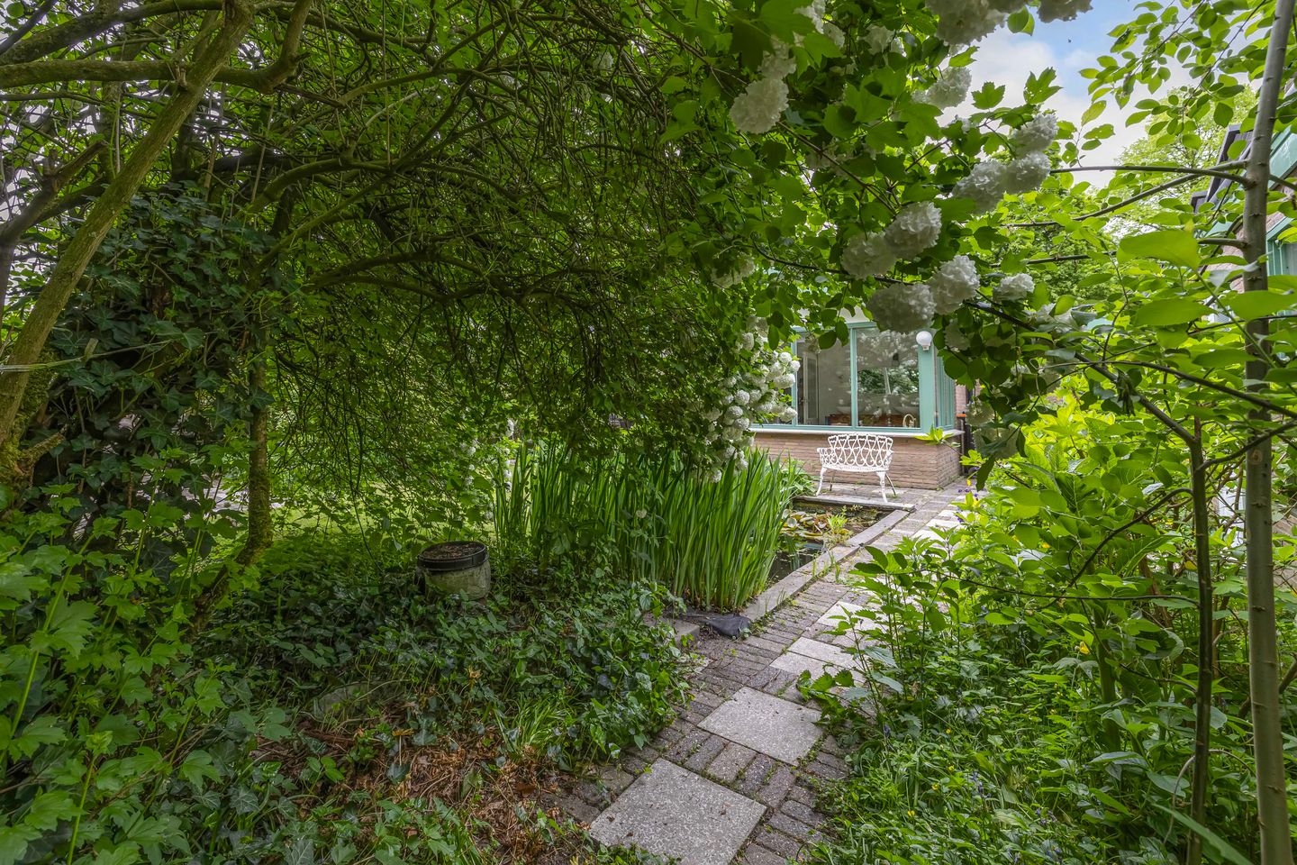 Photo 44 of Buitenom 7