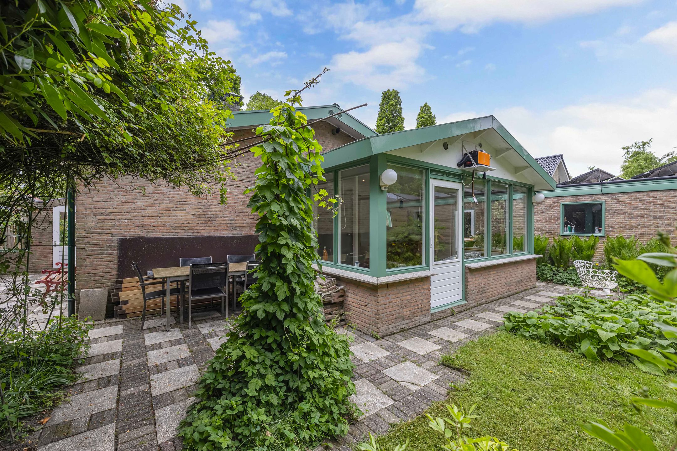 Photo 48 of Buitenom 7