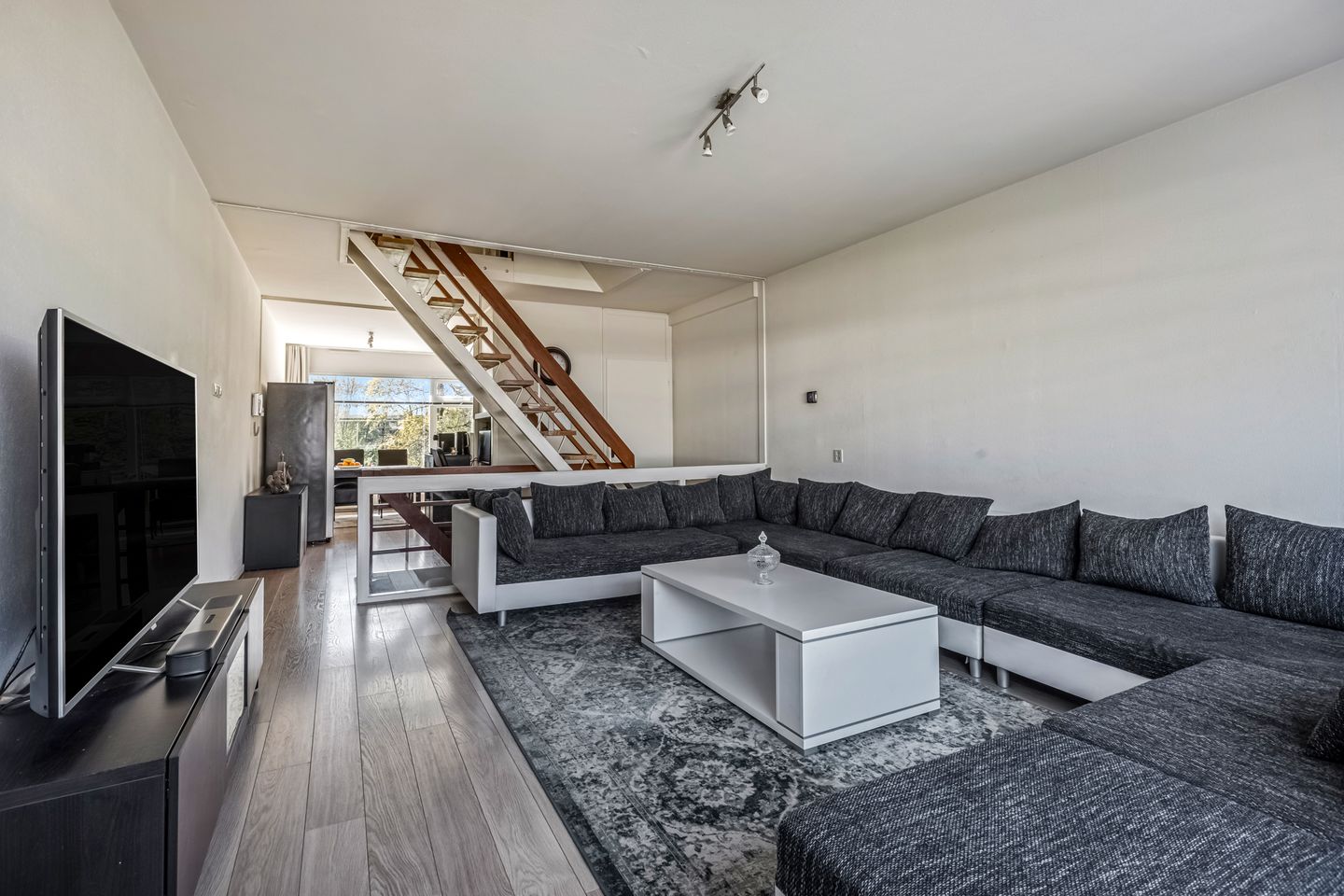 Foto 5 van Nettelhorst 60