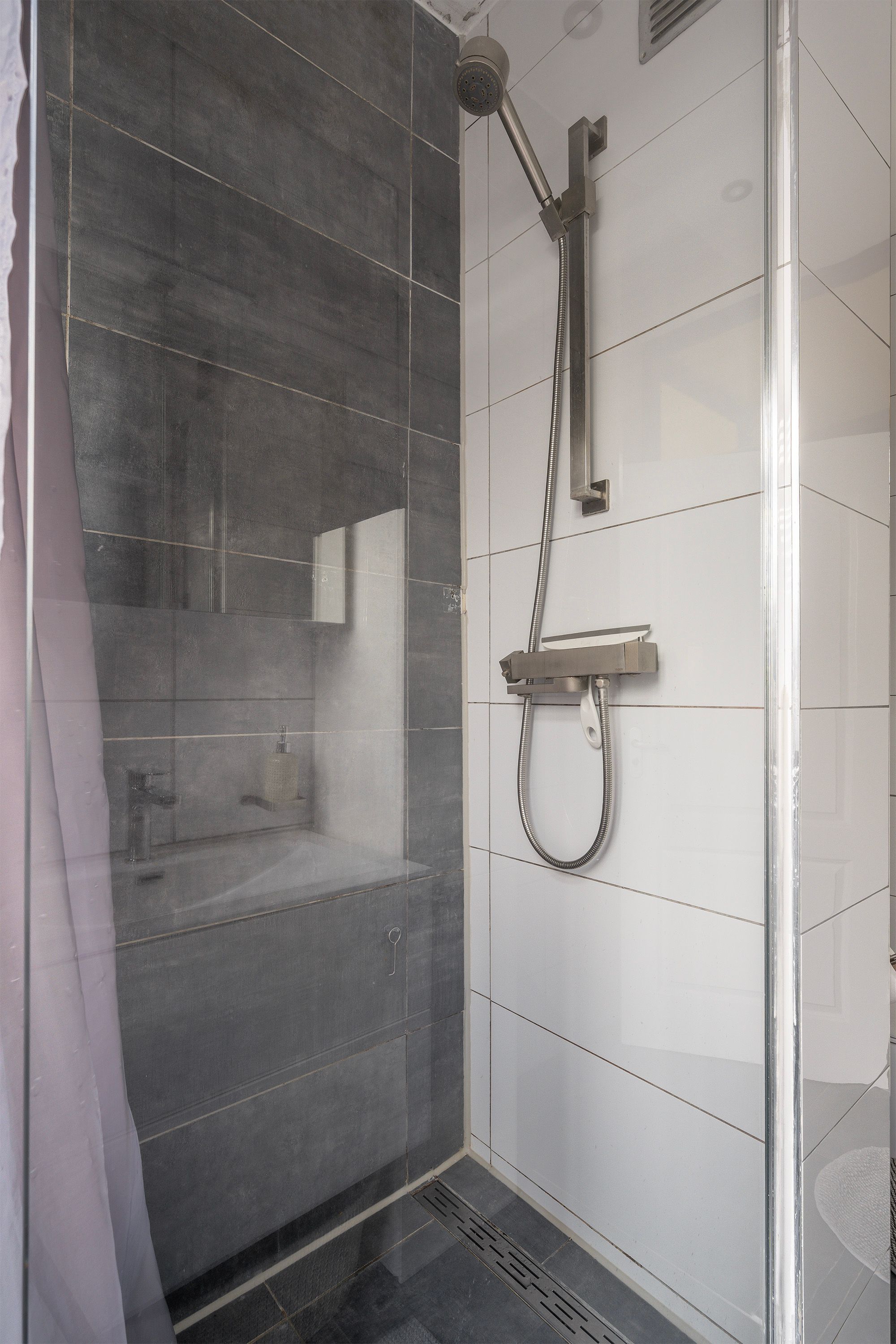 Foto 27 van Vettenoordstraat 58-D