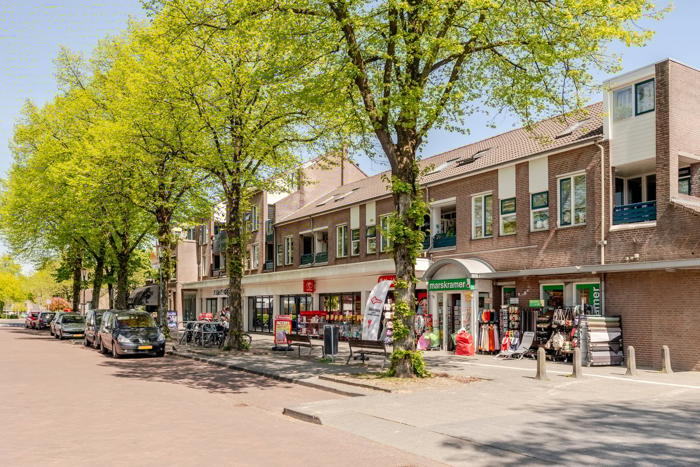 Bekijk foto 2 van Pastoor Doensstraat 6
