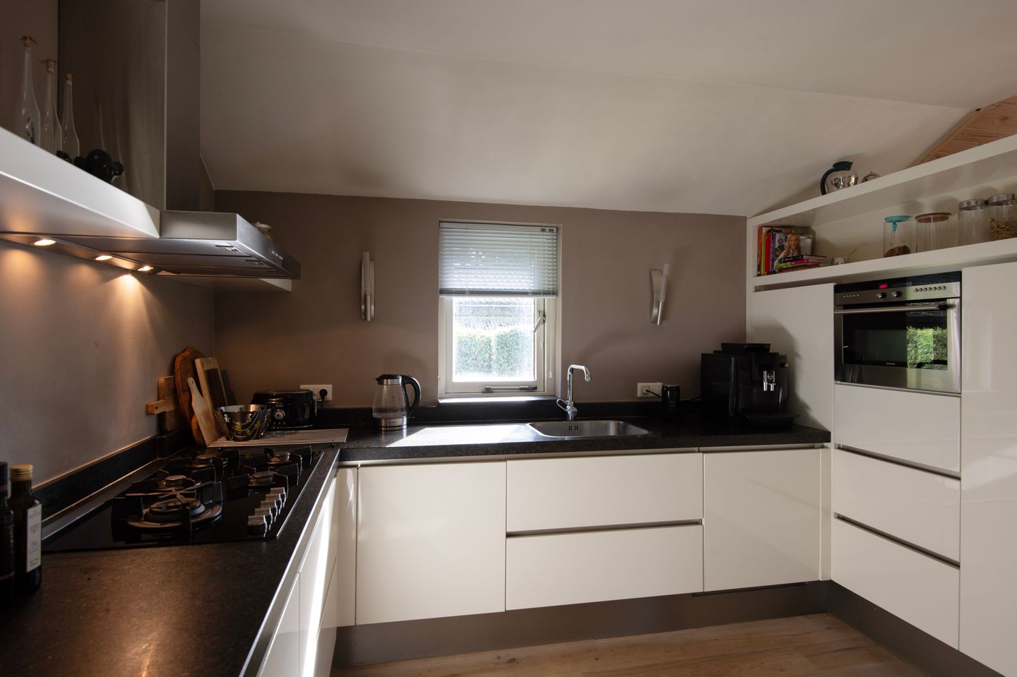 Foto 5 van Hunnenweg 10-11