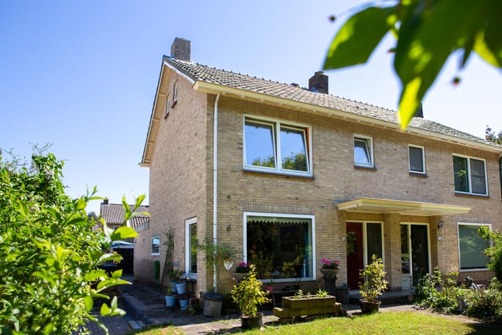 Foto 1 van Douwe Totlaan 38