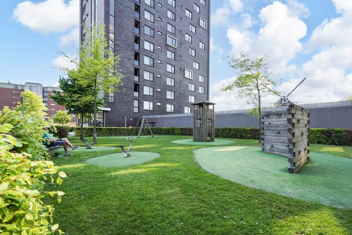 Foto 2 van Uiverplein 126