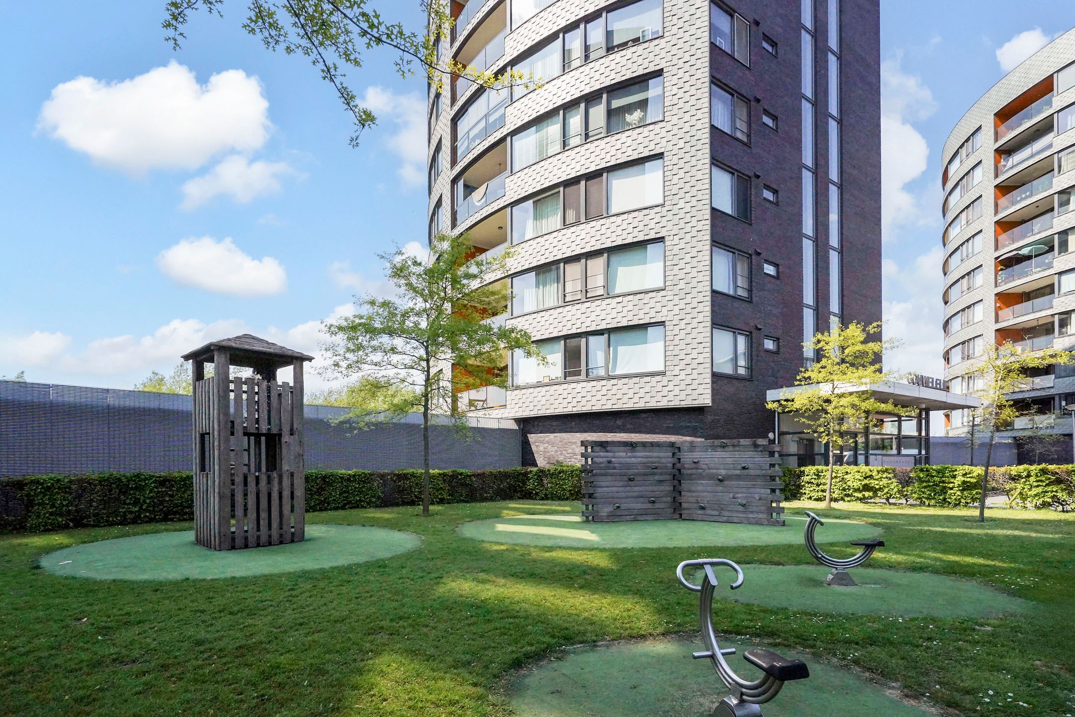 Foto 3 van Uiverplein 126