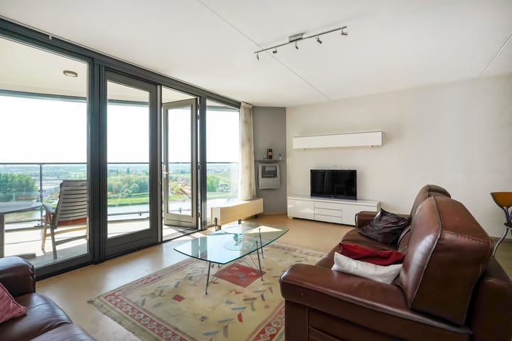 Foto 10 van Uiverplein 126