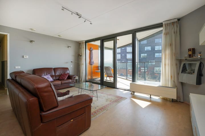 Foto 11 van Uiverplein 126