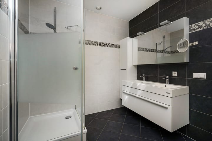 Foto 24 van Uiverplein 126