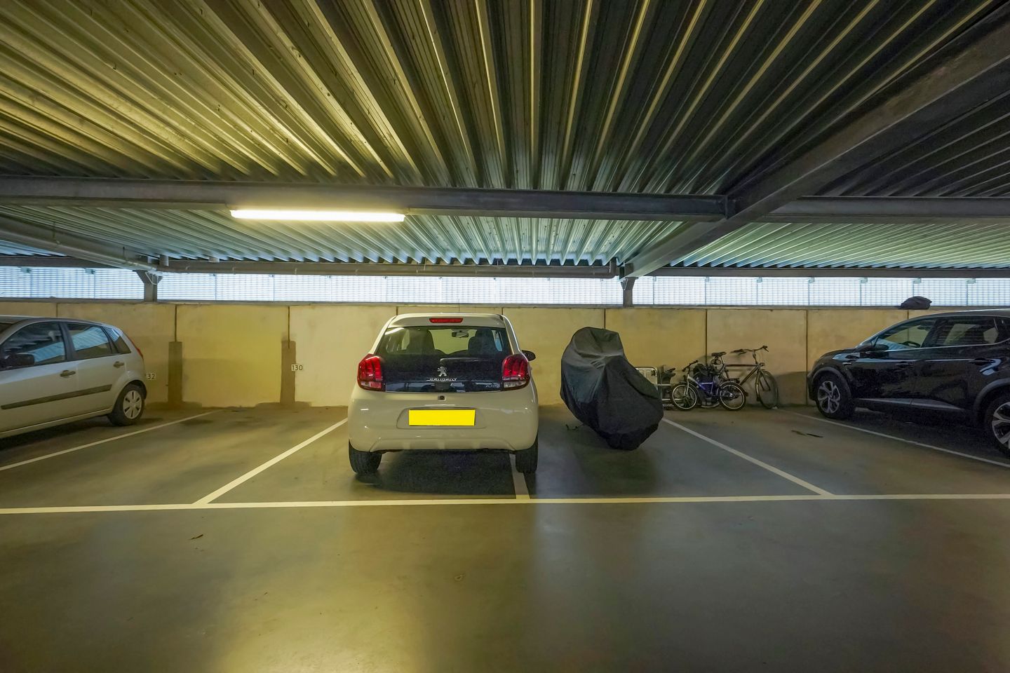 Foto 34 van Uiverplein 126