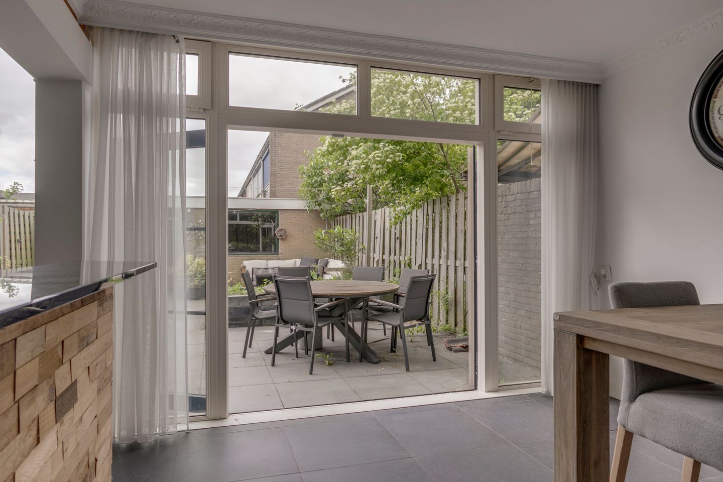 Foto 19 van Esdoornlaan 208