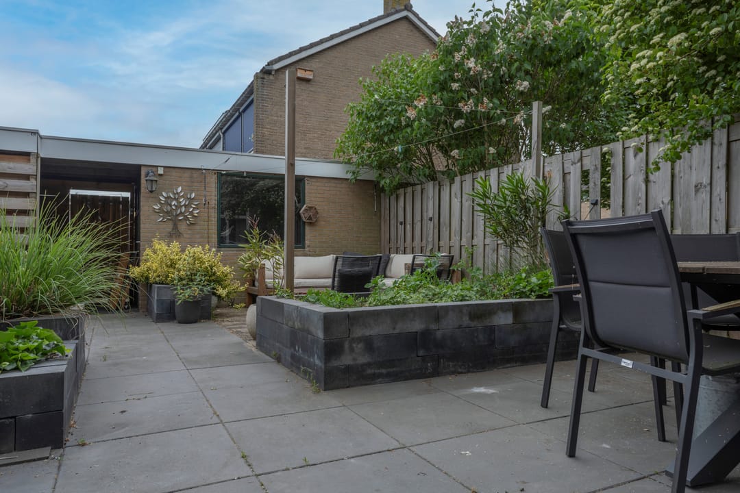 Foto 38 van Esdoornlaan 208