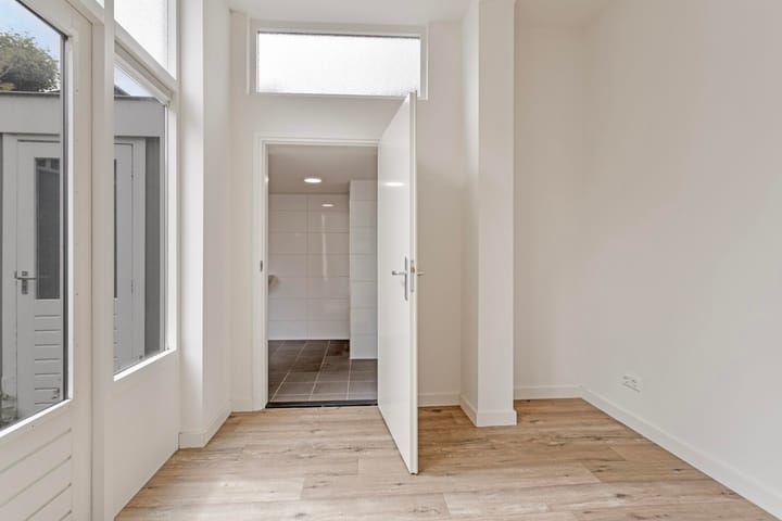 Foto 9 van Cornelis Frederiksstraat 1