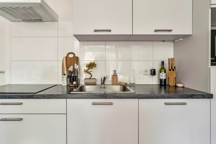 Foto 15 van Cornelis Frederiksstraat 1