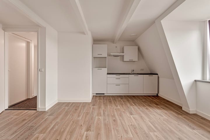 Foto 26 van Cornelis Frederiksstraat 1