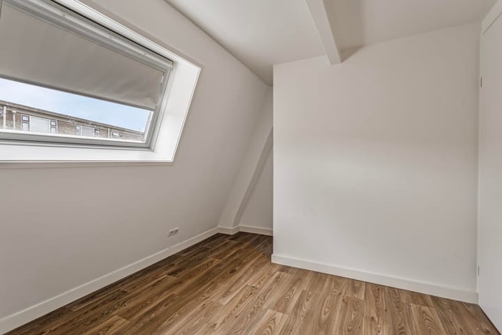 Foto 29 van Cornelis Frederiksstraat 1