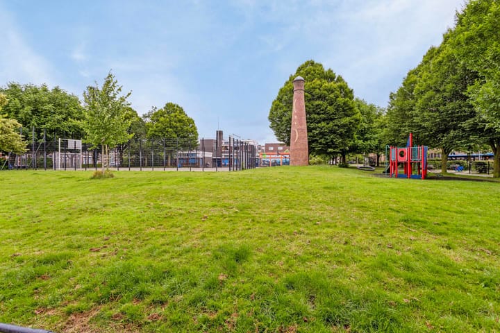 Foto 36 van Cornelis Frederiksstraat 1