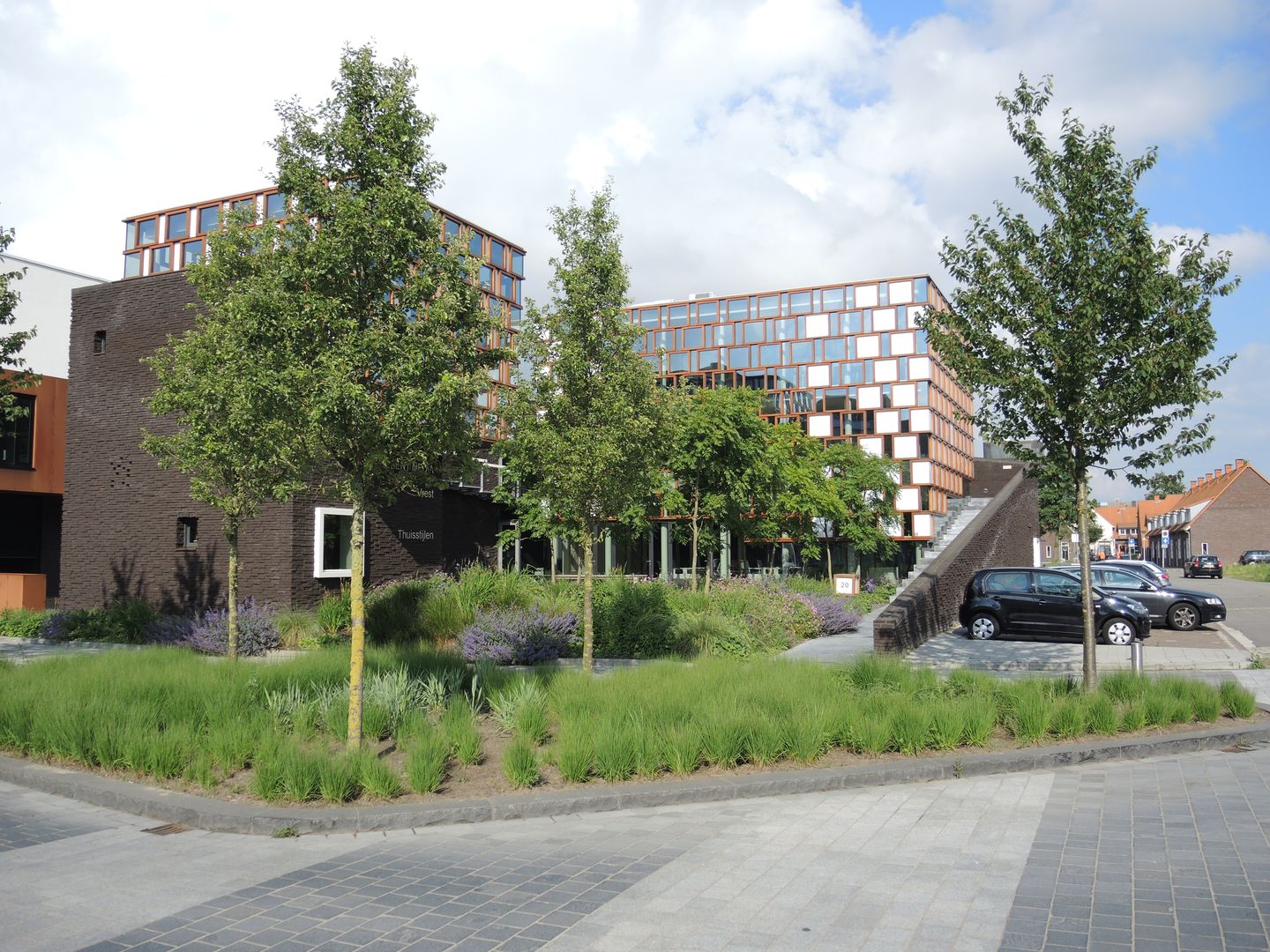 Bekijk foto 3 van Moutlaan 20