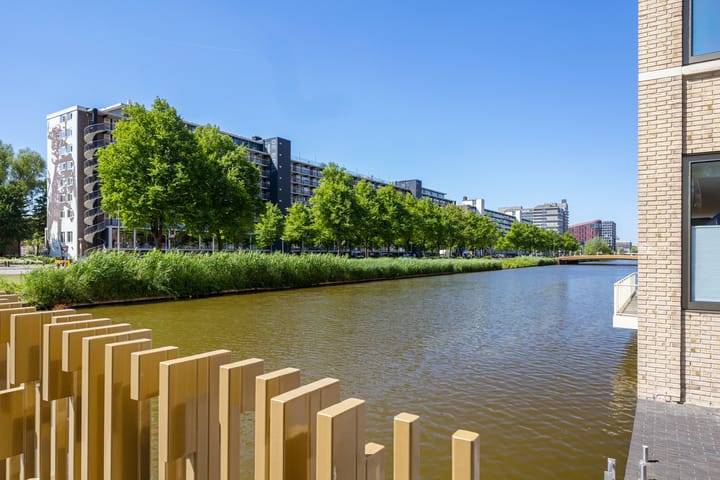 Photo 9 of Rosy Wertheimstraat 11