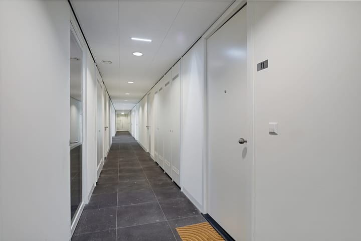 Photo 10 of Rosy Wertheimstraat 11