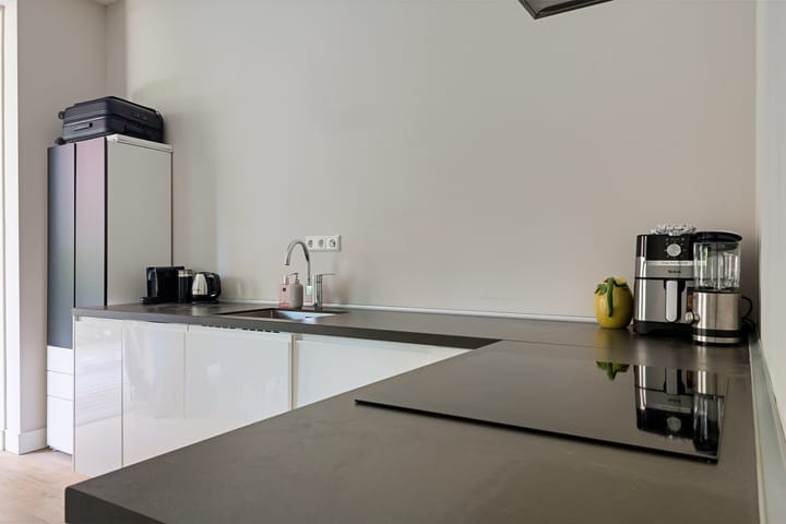 Photo 20 of Rosy Wertheimstraat 11