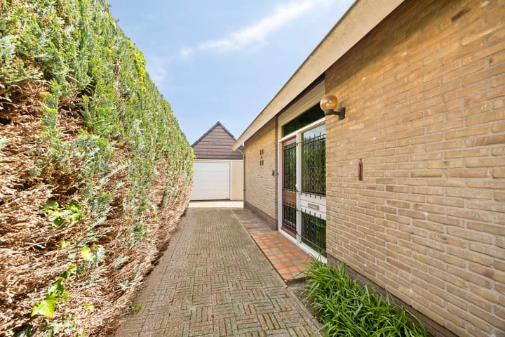 Foto 39 van Wethouder Massinkstraat 3