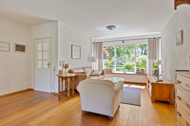 Foto 2 van de Esch 24