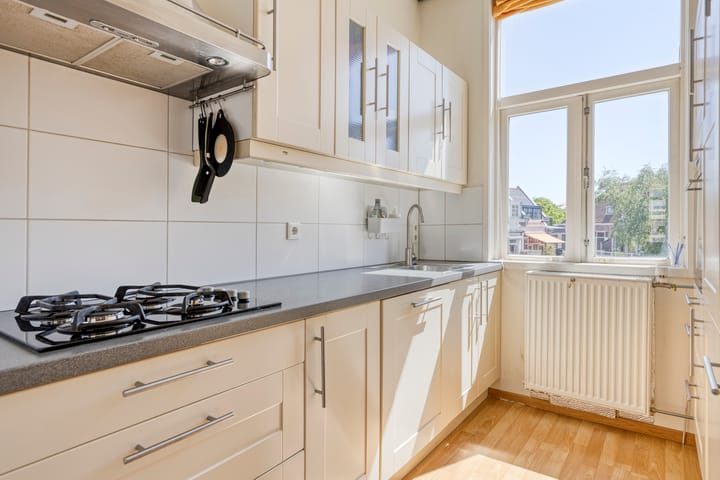 Photo 13 of Sint Liduinastraat 69-A