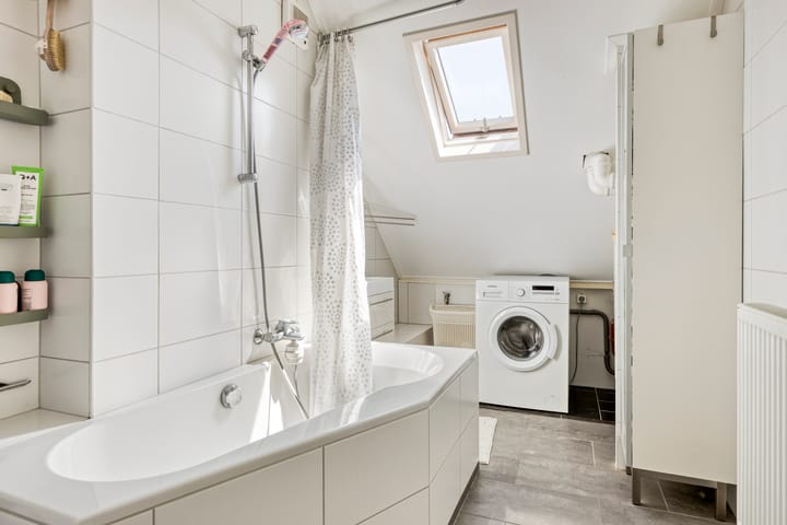 Photo 18 of Sint Liduinastraat 69-A