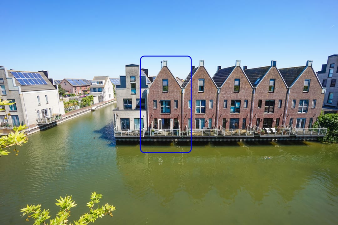 Foto 1 van Eiland van Surya 5