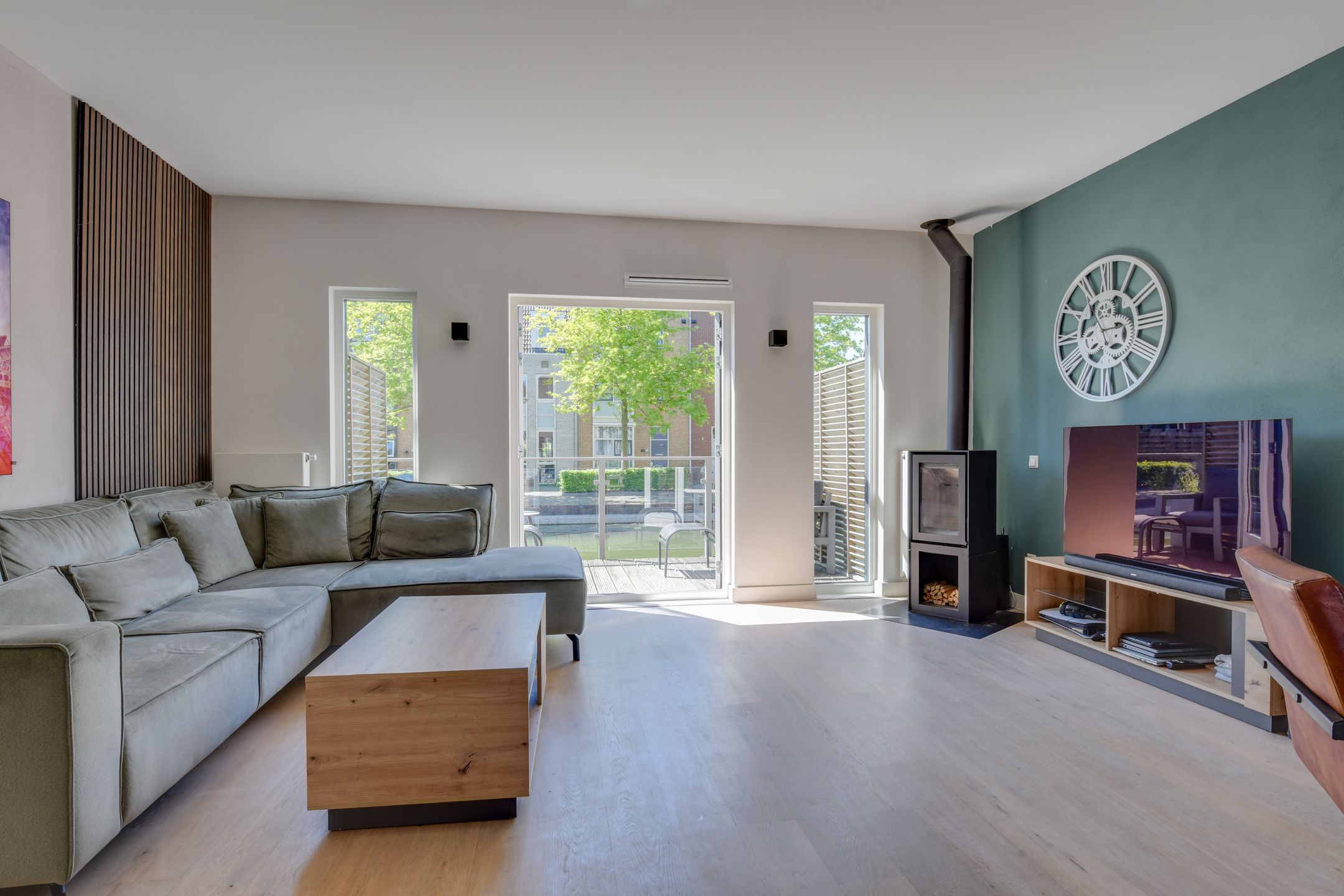 Foto 3 van Eiland van Surya 5