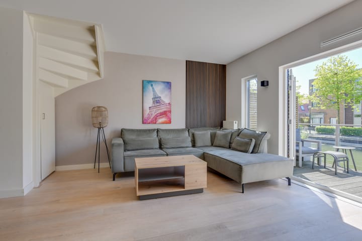 Foto 7 van Eiland van Surya 5