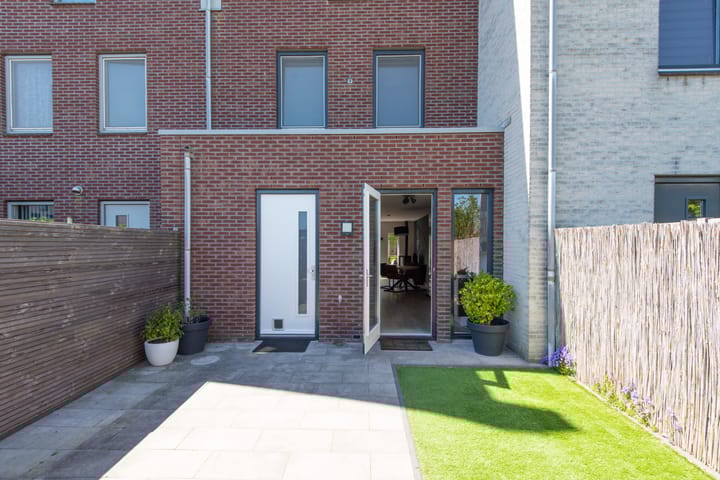 Foto 42 van Eiland van Surya 5