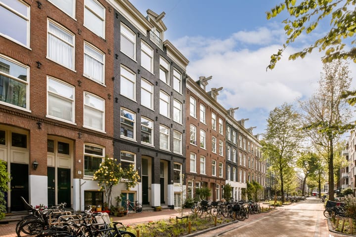 Photo 13 of Saenredamstraat 9-C